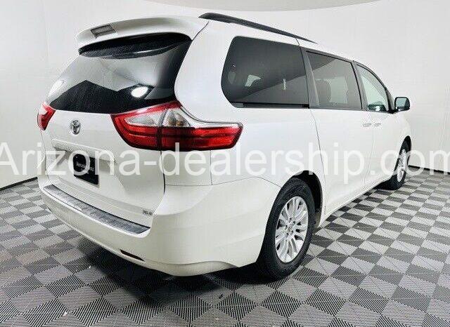 2015 Toyota Sienna XLE full