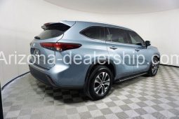 2022 Toyota Highlander XLE full