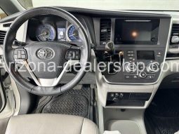 2015 Toyota Sienna XLE full