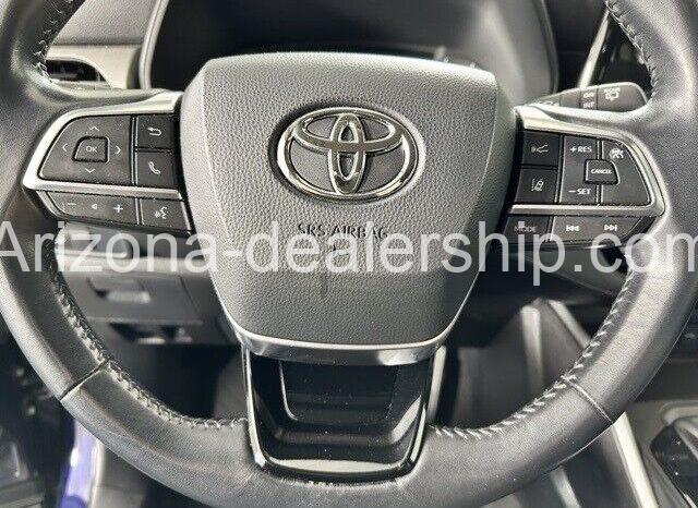 2021 Toyota Highlander LE full