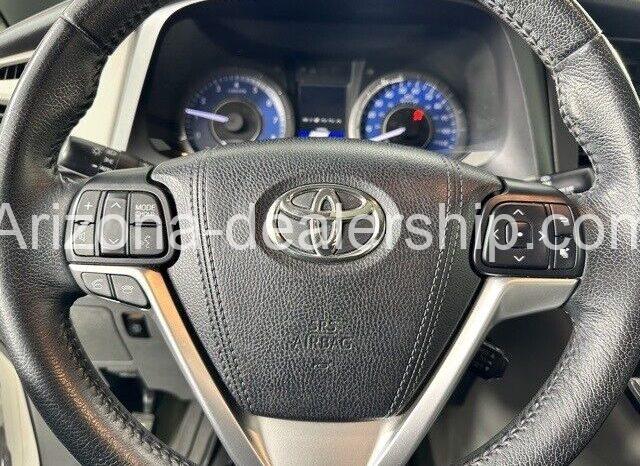 2015 Toyota Sienna XLE full