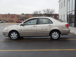 2004 Toyota Corolla LE 4dr Sedan full