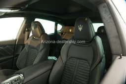 2022 Maserati Levante full