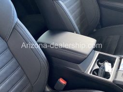 2023 Mitsubishi Outlander SE full