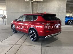 2023 Mitsubishi Outlander SE full