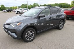 2018 Toyota RAV4 Hybrid LE full