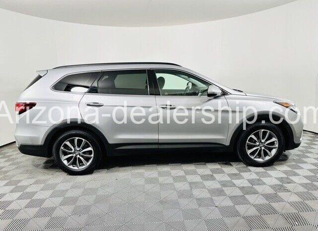 2017 Hyundai Santa Fe SE full