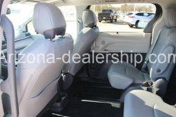 2021 Toyota Sienna XLE full