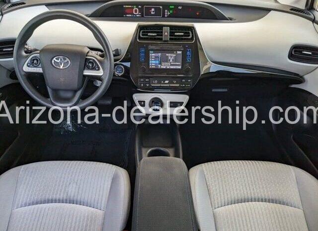 2016 Toyota Prius Two full