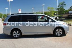 2015 Toyota Sienna LE full