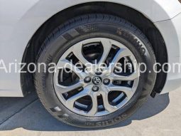 2020 Toyota Yaris XLE full