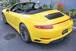 2017 YEL Porsche 911 Carrera 4S full