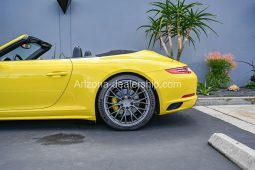 2017 YEL Porsche 911 Carrera 4S full