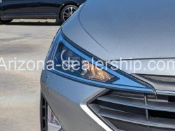 2020 Hyundai Elantra SE full