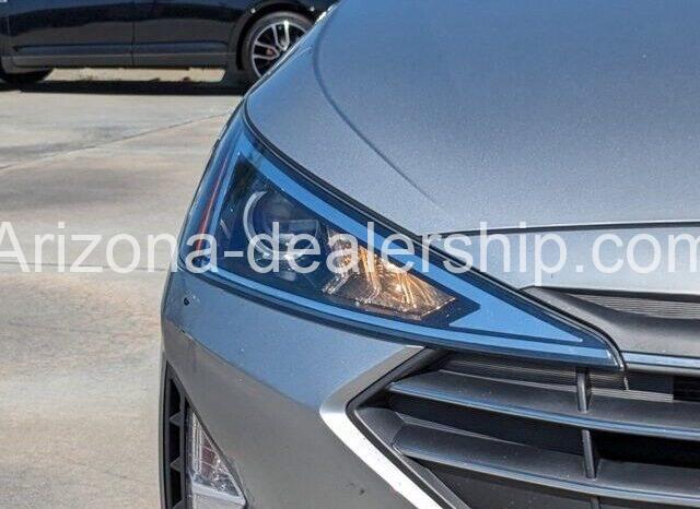 2020 Hyundai Elantra SE full