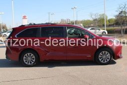 2021 Toyota Sienna XLE full