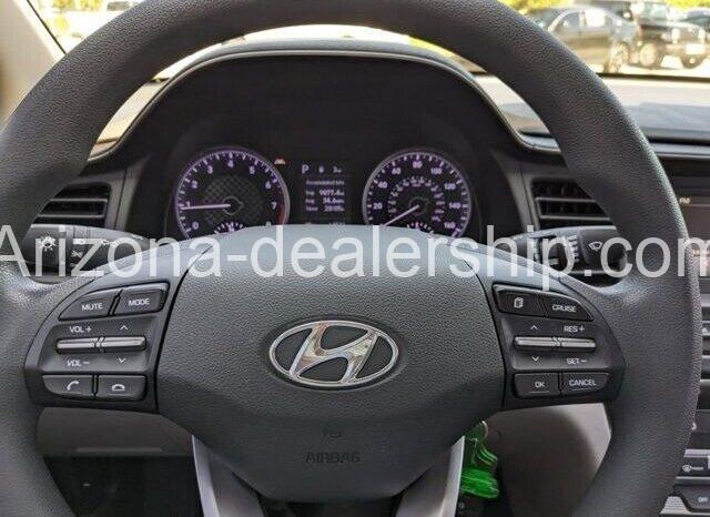 2020 Hyundai Elantra SE full