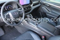 2023 Toyota Highlander Limited full