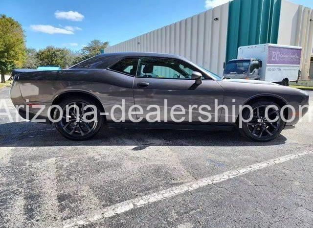 2019 Dodge Challenger SXT Coupe 2D full