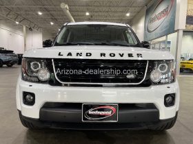 2017 Land Rover Discovery SE 7 passenger, Black Design Pkg.