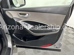 2017 Hyundai Santa Fe SE full