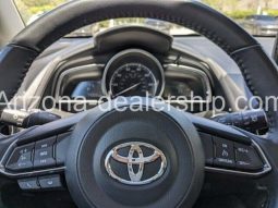 2020 Toyota Yaris XLE full