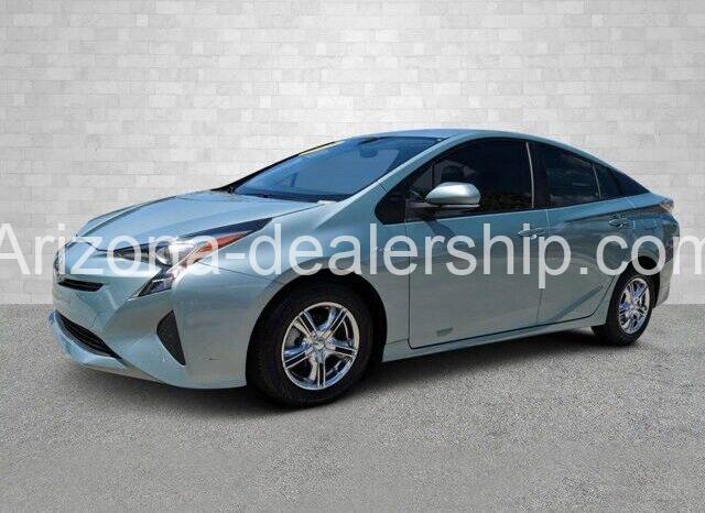 2016 Toyota Prius Two full