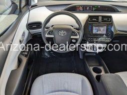 2016 Toyota Prius Two full