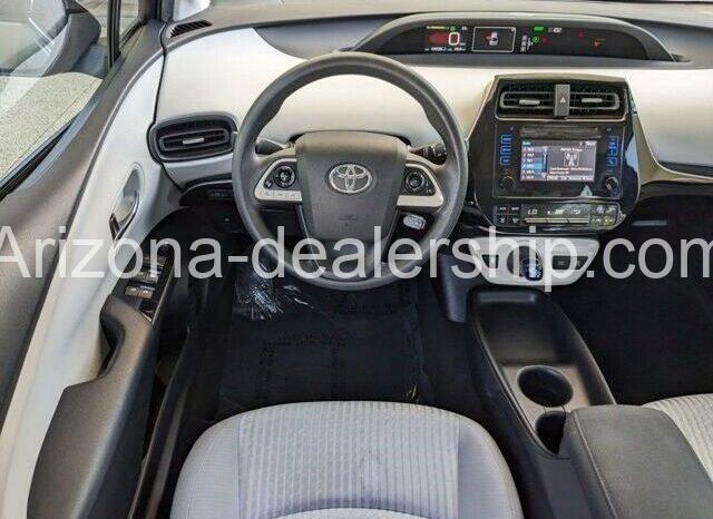 2016 Toyota Prius Two full