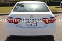 2015 Toyota Camry SE full