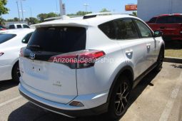 2017 Toyota RAV4 SE full