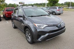 2018 Toyota RAV4 Hybrid LE full