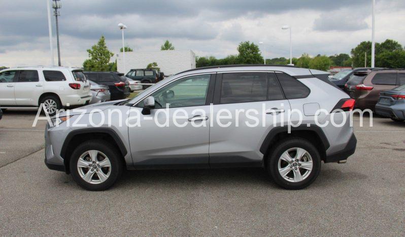 2021 Toyota RAV4 XLE full