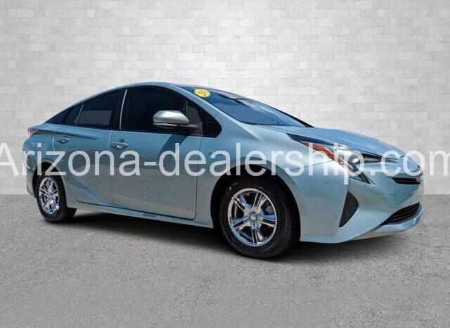 2016 Toyota Prius Two full