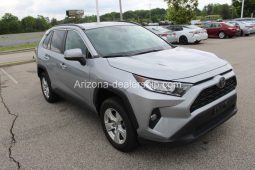 2021 Toyota RAV4 XLE full