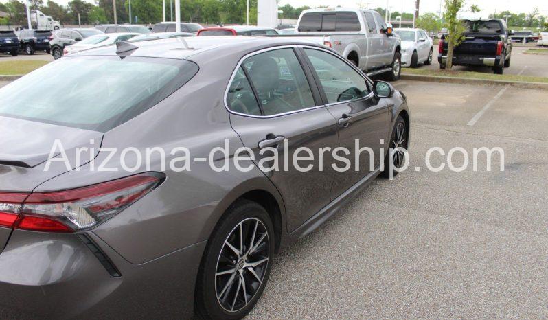 2021 Toyota Camry SE full