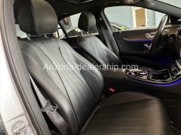 2017 Mercedes-Benz E-Class E 300 4MATIC AWD 4dr Sedan full