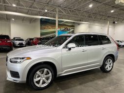 2022 Volvo XC90 Momentum full