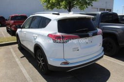 2017 Toyota RAV4 SE full