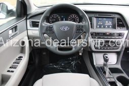 2017 Hyundai Sonata SE full