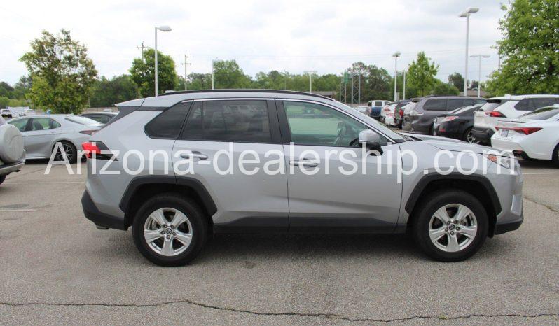 2021 Toyota RAV4 XLE full