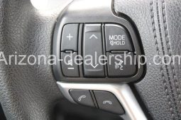 2020 Toyota Sienna LE full