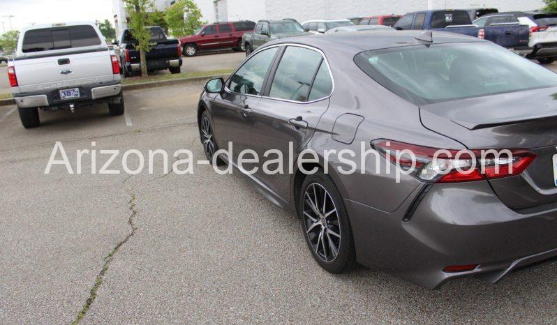 2021 Toyota Camry SE full