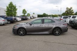 2021 Toyota Camry SE full