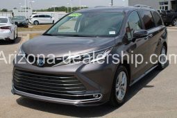 2022 Toyota Sienna Limited full