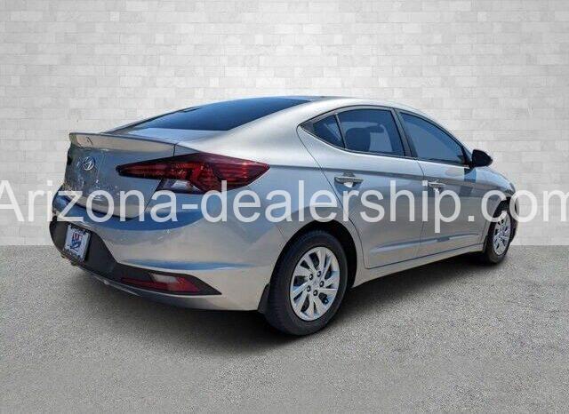 2020 Hyundai Elantra SE full