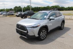 2022 Toyota Corolla Cross XLE full