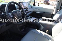 2021 Toyota Sienna XLE full