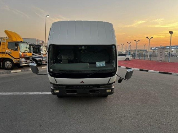 "Mitsubishi Canter 2000n(right-hand-drive | jft-987)