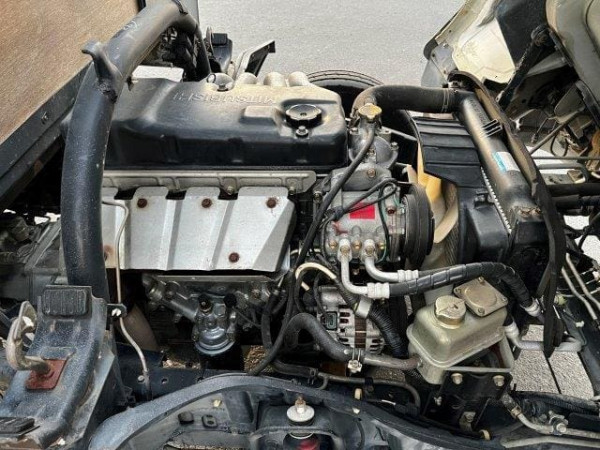 "Mitsubishi Canter 2000n(right-hand-drive | jft-987)
